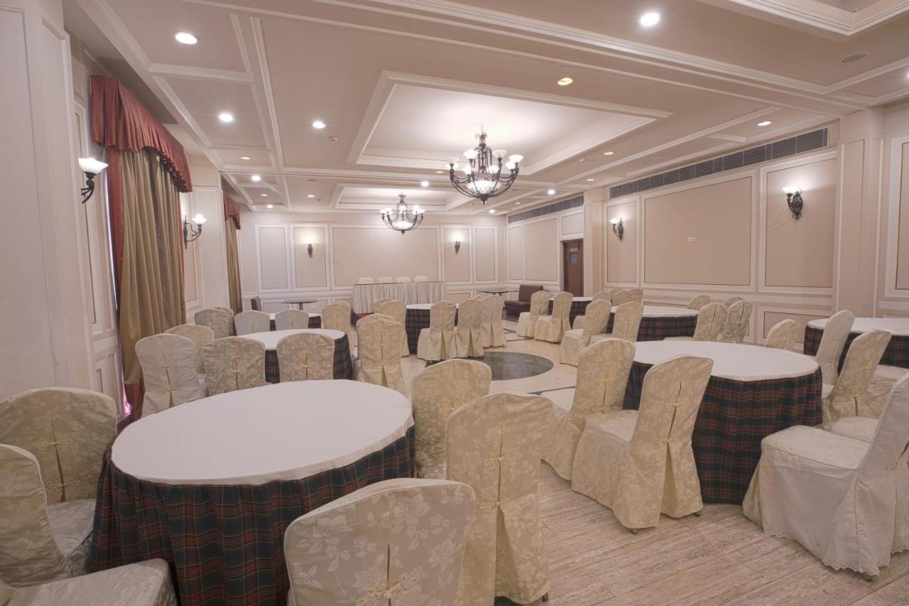 Hotel Le Castle Rudrapur Bagian luar foto