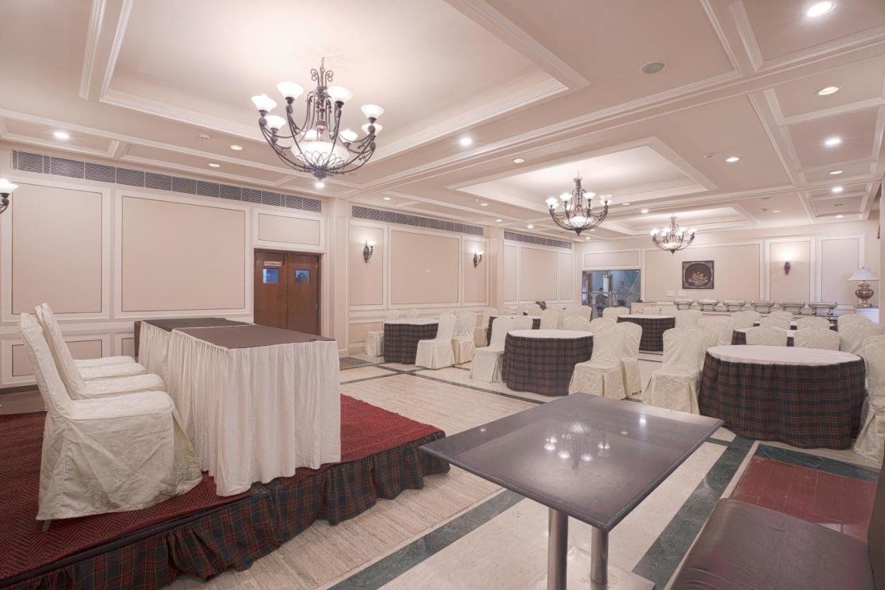 Hotel Le Castle Rudrapur Bagian luar foto