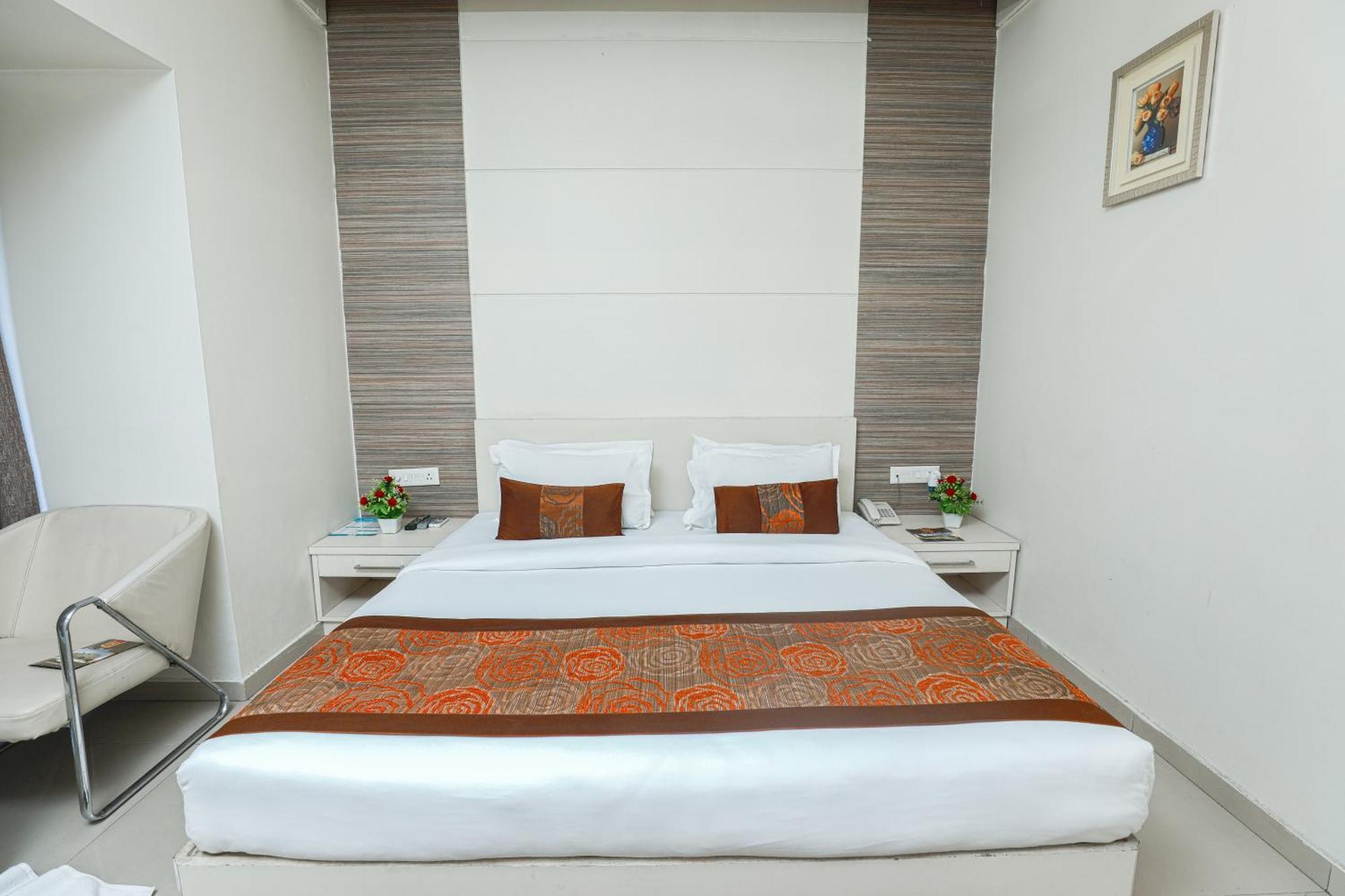 Hotel Le Castle Rudrapur Bagian luar foto