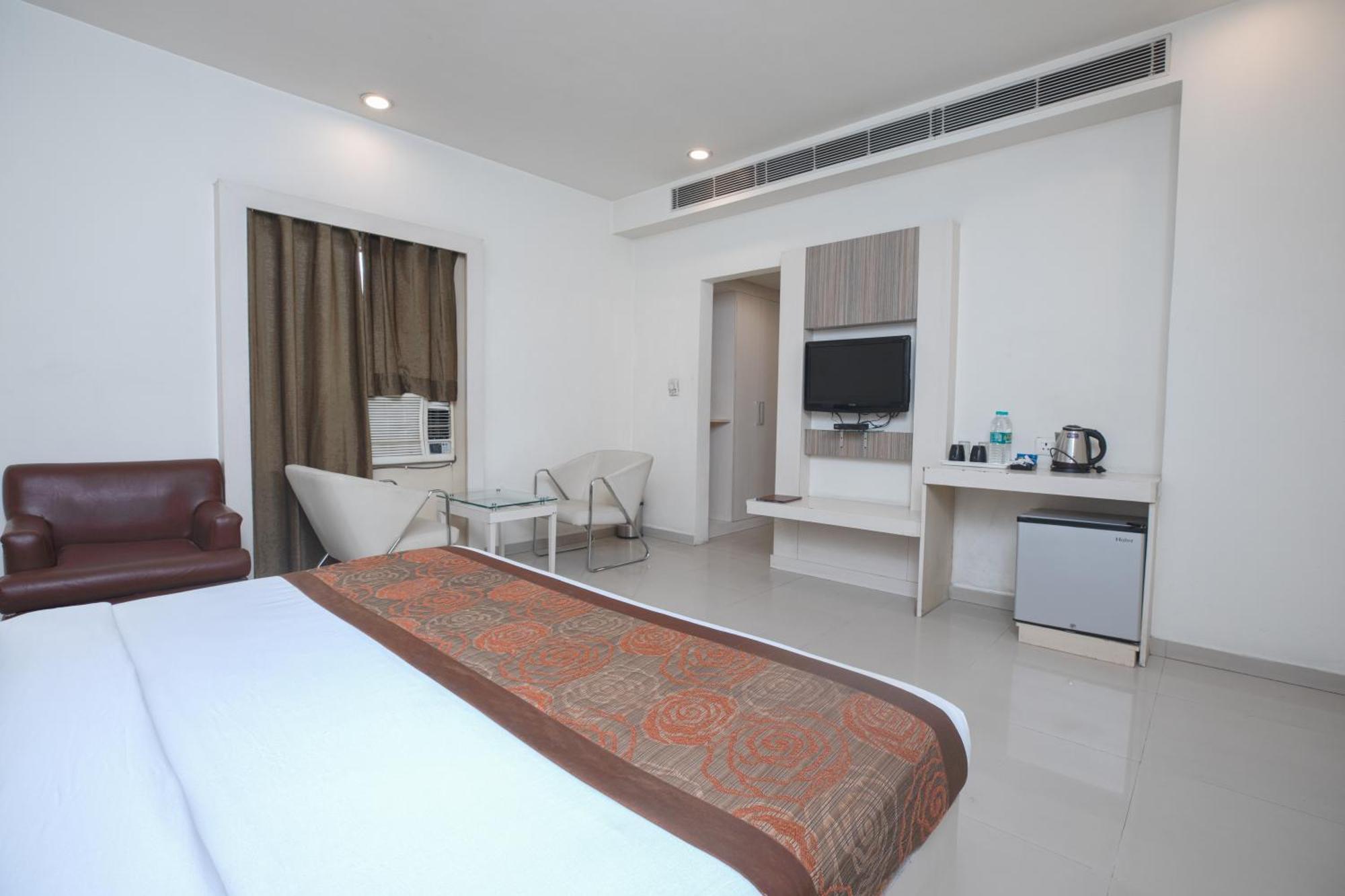 Hotel Le Castle Rudrapur Bagian luar foto