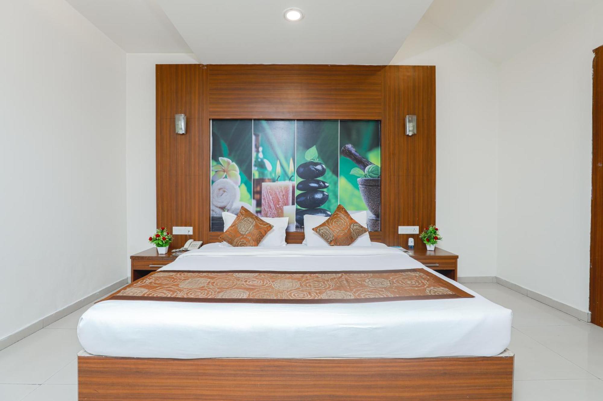 Hotel Le Castle Rudrapur Bagian luar foto